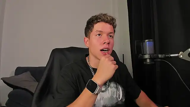 Snapshot of nathan_blake chatting on 02/11/26, 07:52 nathan blake online show from 02/11/26, 07:52