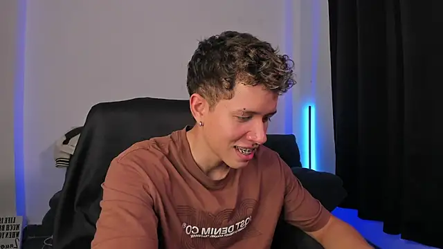 Snapshot of nathan_blake chatting on 02/13/26, 06:15 nathan blake online show from 02/13/26, 06:15