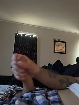 Snapshot of OscarBrow chatting on 10/18/25, 07:25 OscarBrow online show from 10/18/25, 07:25