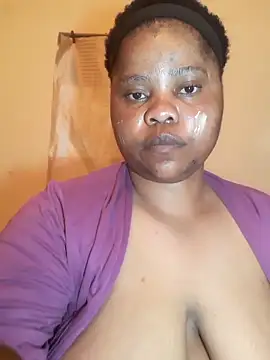 Snapshot of PRINCESSEMELXX93 chatting on 10/08/25, 02:42 PRINCESSEMELXX93 online show from 10/08/25, 02:42