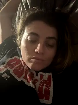 Snapshot of M1l3yD3w chatting on 09/16/25, 03:18 M1l3yD3w online show from 09/16/25, 03:18