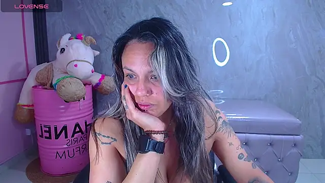 Jade Jones a online show from 01/07/26, 04:26