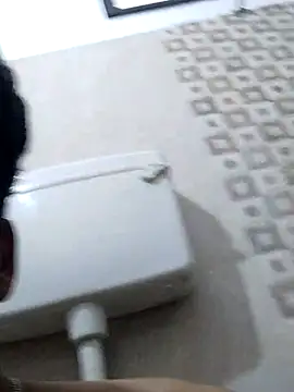 Snapshot of kjohn20 chatting on 11/16/25, 05:46 kjohn20 online show from 11/16/25, 05:46