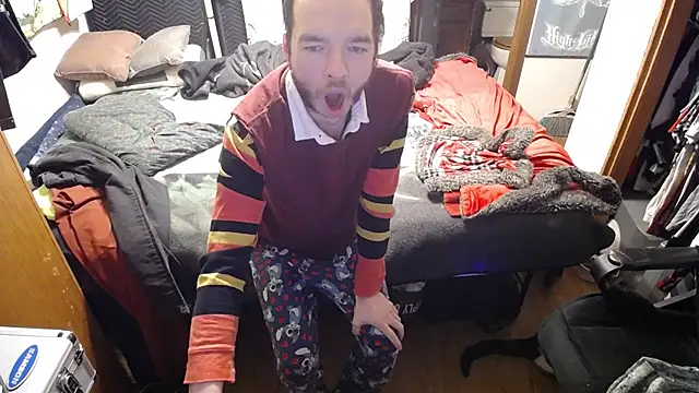 Snapshot of womenhateme69 chatting on 11/27/25, 09:00 womenhateme69 online show from 11/27/25, 09:00