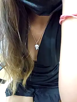 SchoolGirl Sona online show from 12/18/25, 06:36