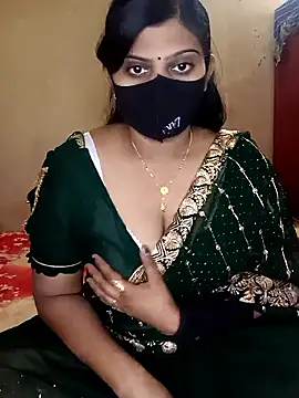 Snapshot of reena502 chatting on 11/19/25, 04:34 reena502 online show from 11/19/25, 04:34