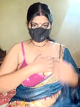 Snapshot of reena502 chatting on 06/17/26, 04:04 reena502 online show from 06/17/26, 04:04