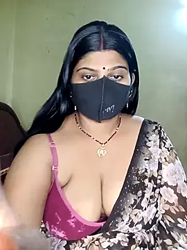 Snapshot of reena502 chatting on 07/15/26, 03:23 reena502 online show from 07/15/26, 03:23