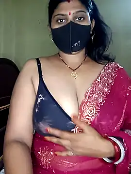 Snapshot of reena502 chatting on 07/16/26, 10:21 reena502 online show from 07/16/26, 10:21