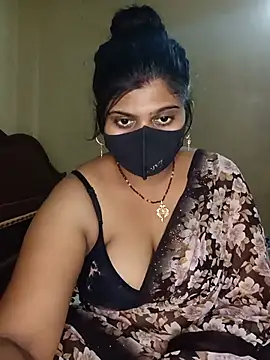 Snapshot of reena502 chatting on 07/17/26, 10:00 reena502 online show from 07/17/26, 10:00