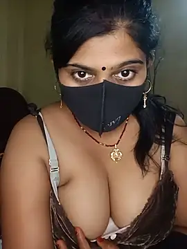 Snapshot of reena502 chatting on 07/18/26, 04:49 reena502 online show from 07/18/26, 04:49