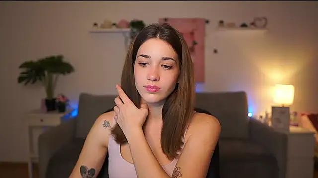 kissie cat online show from 12/04/25, 02:04