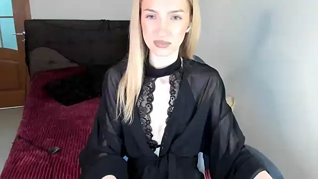 Snapshot of AndrianaBelle chatting on 11/09/25, 06:28 AndrianaBelle online show from 11/09/25, 06:28