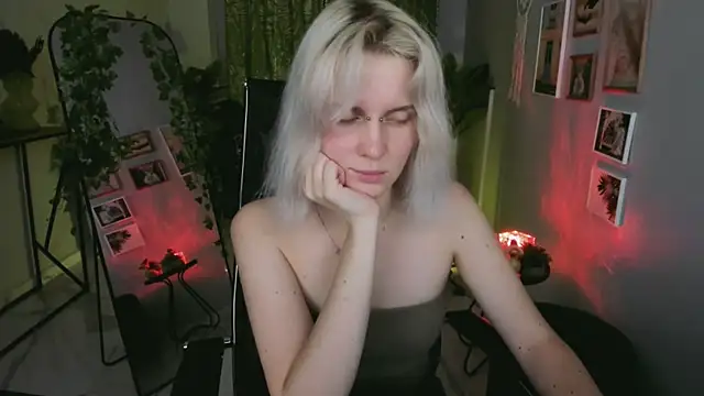 Snapshot of BethanyCloud chatting on 07/15/26, 05:23 BethanyCloud online show from 07/15/26, 05:23