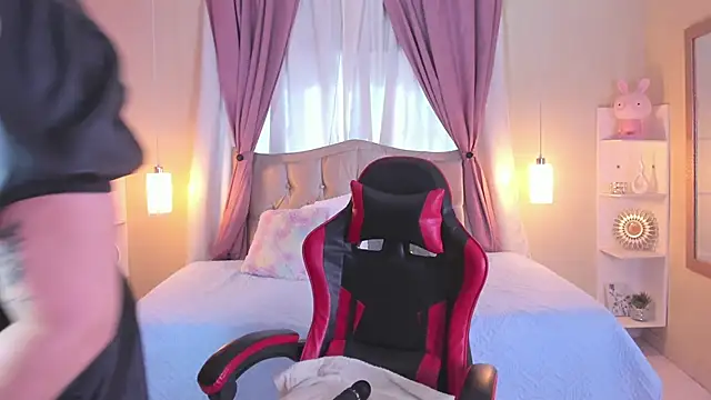 Snapshot of IsabellaHot01 chatting on 04/23/26, 08:22 IsabellaHot01 online show from 04/23/26, 08:22