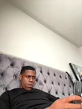 Snapshot of labishyoung25 chatting on 10/01/25, 01:28 labishyoung25 online show from 10/01/25, 01:28