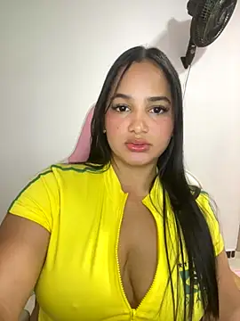 Andrea-Lu online show from 10/25/25, 01:02