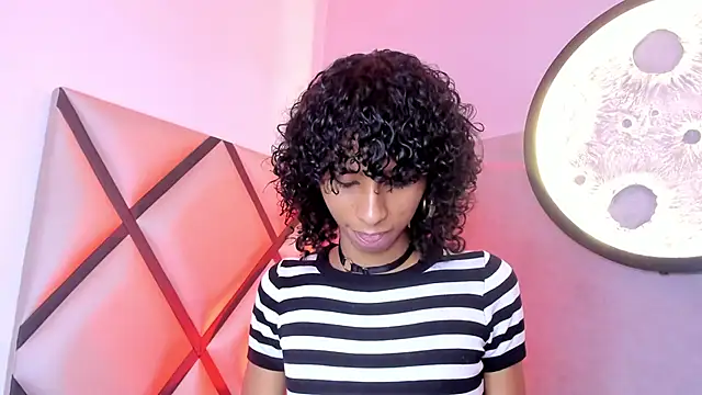 Snapshot of venus-03 chatting on 11/19/25, 03:28 venus-03 online show from 11/19/25, 03:28