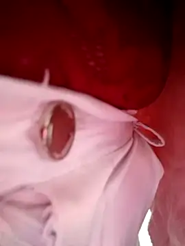 Mia-Glow online show from 03/04/26, 01:39