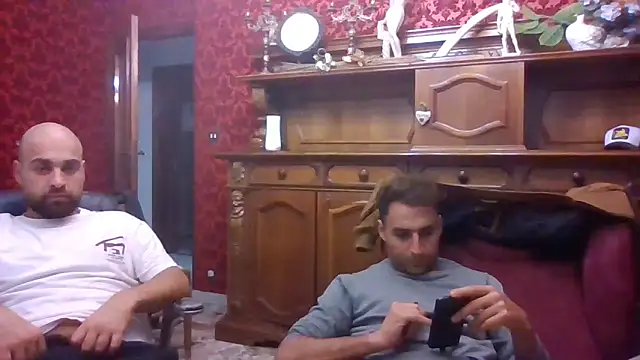 Snapshot of omihaze94 chatting on 10/15/25, 09:15 omihaze94 online show from 10/15/25, 09:15