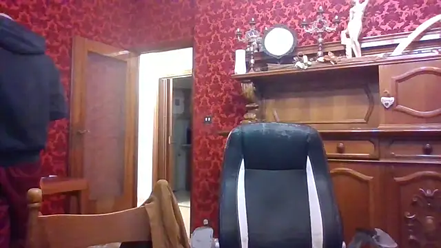 Snapshot of omihaze94 chatting on 12/14/25, 08:46 omihaze94 online show from 12/14/25, 08:46