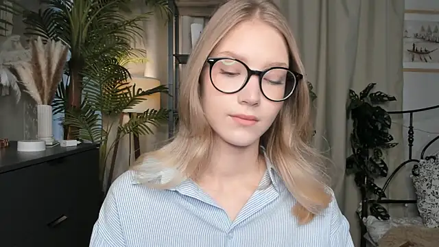 ChinBonnell online show from 10/18/25, 05:43