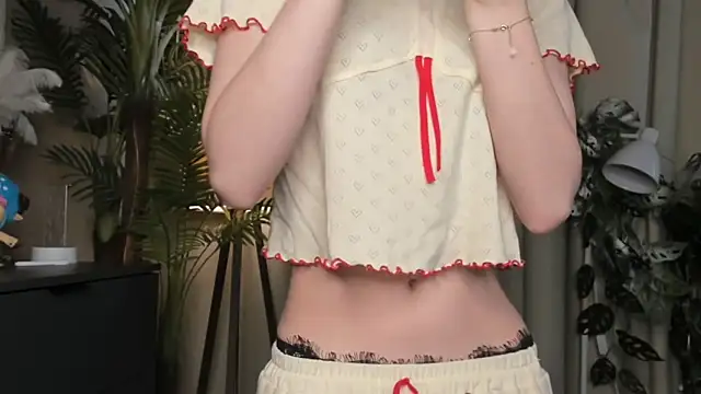 Snapshot of ChinBonnell chatting on 04/23/26, 05:41 ChinBonnell online show from 04/23/26, 05:41