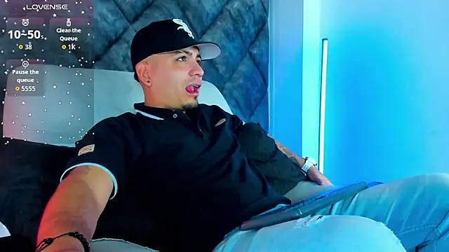 OwenStonne  online show from 11/30/25, 12:31