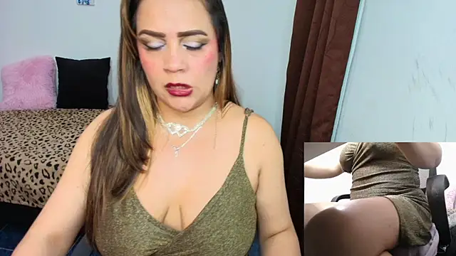 Snapshot of Paulina-Becerraa chatting on 07/18/26, 05:00 Paulina-Becerraa online show from 07/18/26, 05:00