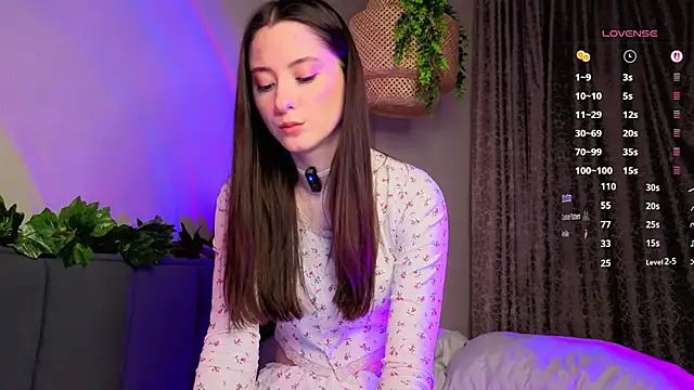 KayleeAgney online show from 12/05/25, 05:42