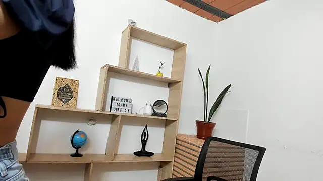 amy lennox online show from 05/18/26, 01:17