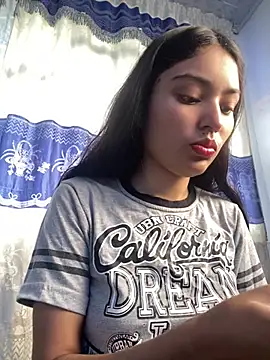 Snapshot of hotwife26 chatting on 03/04/26, 08:48 hotwife26 online show from 03/04/26, 08:48