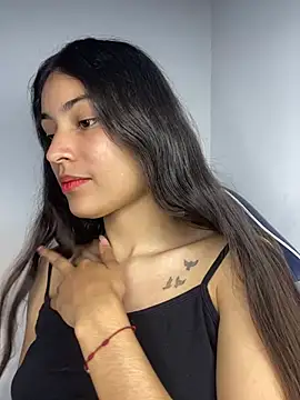 Snapshot of hotwife26 chatting on 03/11/26, 12:38 hotwife26 online show from 03/11/26, 12:38