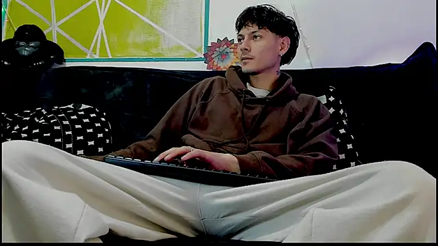 Snapshot of Dioniso_guy8 chatting on 03/10/26, 06:57 Dioniso guy8 online show from 03/10/26, 06:57