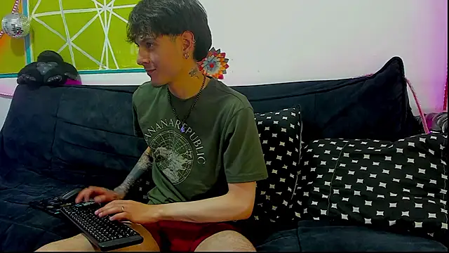 Snapshot of Dioniso_guy8 chatting on 03/28/26, 08:19 Dioniso guy8 online show from 03/28/26, 08:19