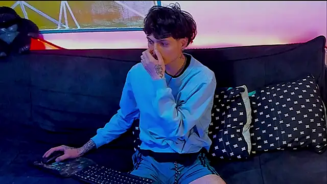 Snapshot of Dioniso_guy8 chatting on 04/03/26, 09:02 Dioniso guy8 online show from 04/03/26, 09:02