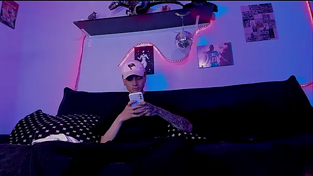 Snapshot of Dioniso_guy8 chatting on 04/17/26, 09:29 Dioniso guy8 online show from 04/17/26, 09:29