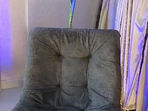 BenjaminCol  online show from 10/11/25, 12:54