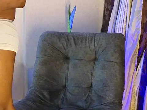 BenjaminCol  online show from 10/13/25, 10:32