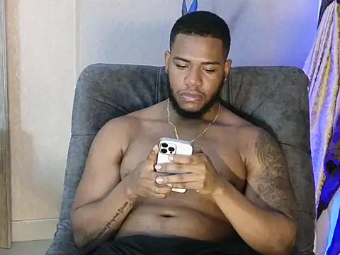 BenjaminCol  online show from 10/21/25, 10:32