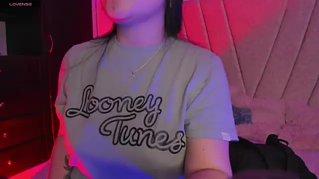 Snapshot of Fia__ chatting on 09/22/25, 01:51 Fia   online show from 09/22/25, 01:51