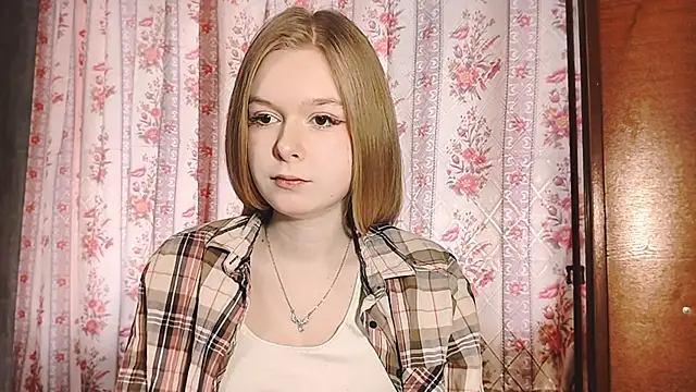 Snapshot of LiaVibes chatting on 03/24/26, 07:35 LiaVibes online show from 03/24/26, 07:35