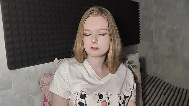 Snapshot of LiaVibes chatting on 04/21/26, 08:09 LiaVibes online show from 04/21/26, 08:09