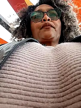 BiiancaEstradaa online show from 02/22/26, 05:44