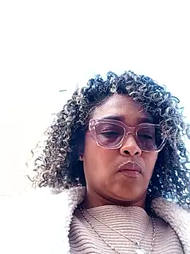 BiiancaEstradaa online show from 04/12/26, 08:36