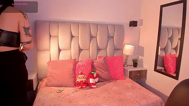 Seraphyne666 online show from 01/16/26, 06:12