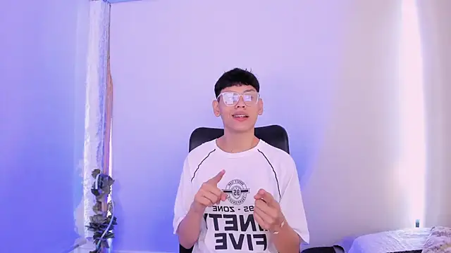 zeus blaze online show from 09/09/25, 12:15