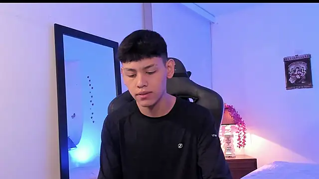 zeus blaze online show from 09/23/25, 12:08