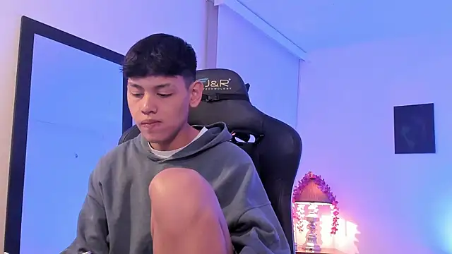 zeus blaze online show from 10/01/25, 12:11