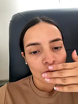 Mia jhoonson online show from 10/17/25, 03:03